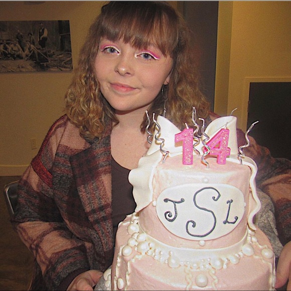 Meet your Posher, Misti - Picture 4 of 8